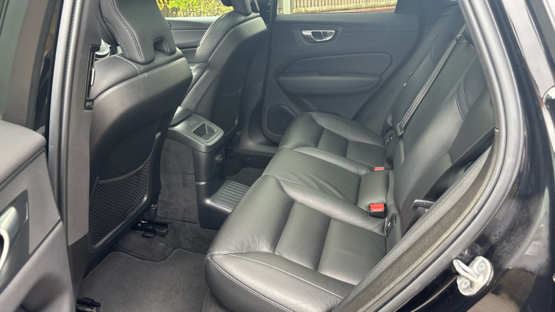 Volvo XC60 2.0 T6 [350] RC PHEV Plus Dark 5dr AWD Geartronic Estate